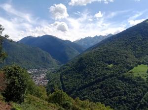 Luchon_au_fond_de_sa_vallée