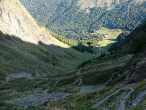 chemin_en_lacets_hospice_de_France